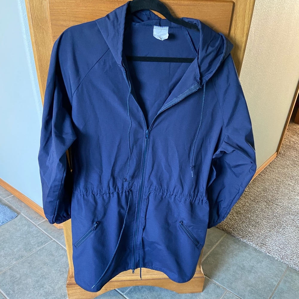 Weekenders Raincoat Zips into Pouch